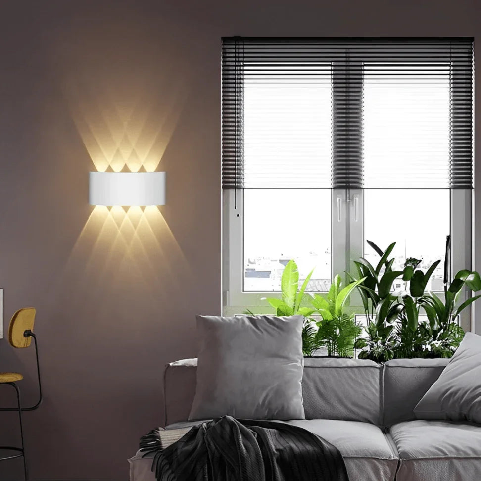 Luminária Arandela de Parede em Led - Preto 8W / Amarela (3500K) - Imagem 3