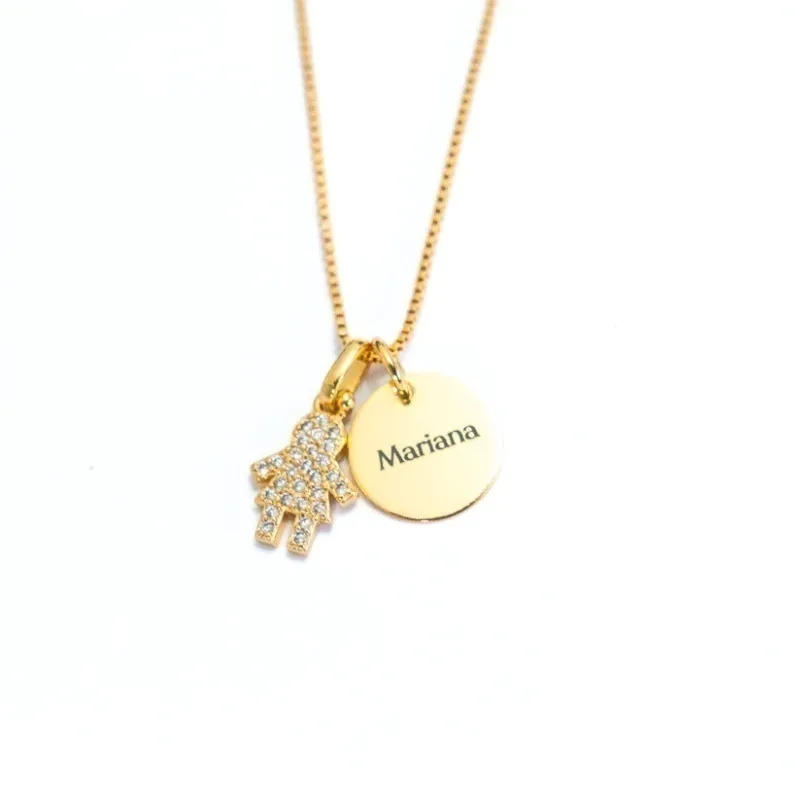 Colar com nome do filho banhado a ouro 18k, medalha 10 mm e pingente com zircônias - Menino - Imagem 2